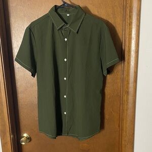 Unisex Green Short Sleeve Button Up Shirt Size M (New Without Tags)
